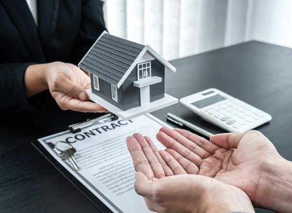 L'art de vivre en Bord de Mer : immobilier de prestige sur la Promenade des Anglais